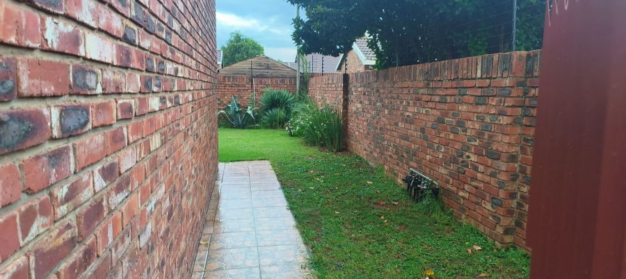 3 Bedroom Property for Sale in La Hoff North West